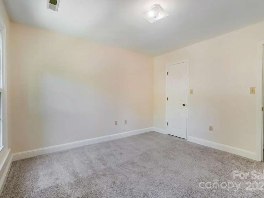 2221 Hamilton Mill Road, Charlotte, NC 28270.  MLS# CAR4245351, YatesRealty ID 7207. 