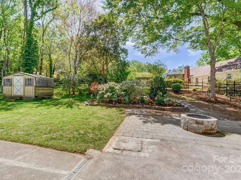 2221 Hamilton Mill Road, Charlotte, NC 28270.  MLS# CAR4245351, YatesRealty ID 7207. 