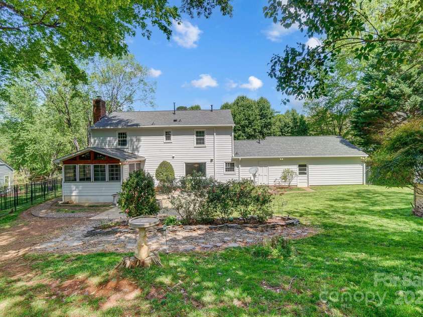 2221 Hamilton Mill Road, Charlotte, NC 28270.  MLS# CAR4245351, YatesRealty ID 7207. 