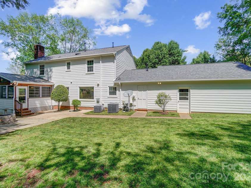 2221 Hamilton Mill Road, Charlotte, NC 28270.  MLS# CAR4245351, YatesRealty ID 7207. 