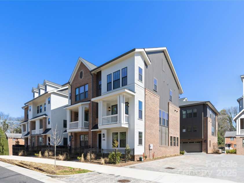 3115 Pinehurst Place, Charlotte, NC 28209.  MLS# CAR4233320, YatesRealty ID 7211. 