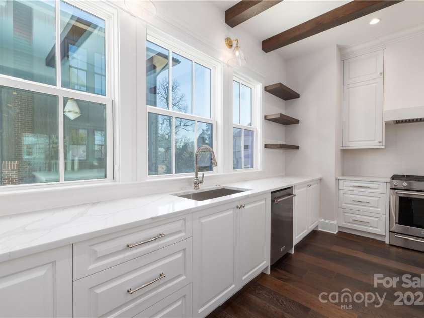 3115 Pinehurst Place, Charlotte, NC 28209.  MLS# CAR4233320, YatesRealty ID 7211. 
