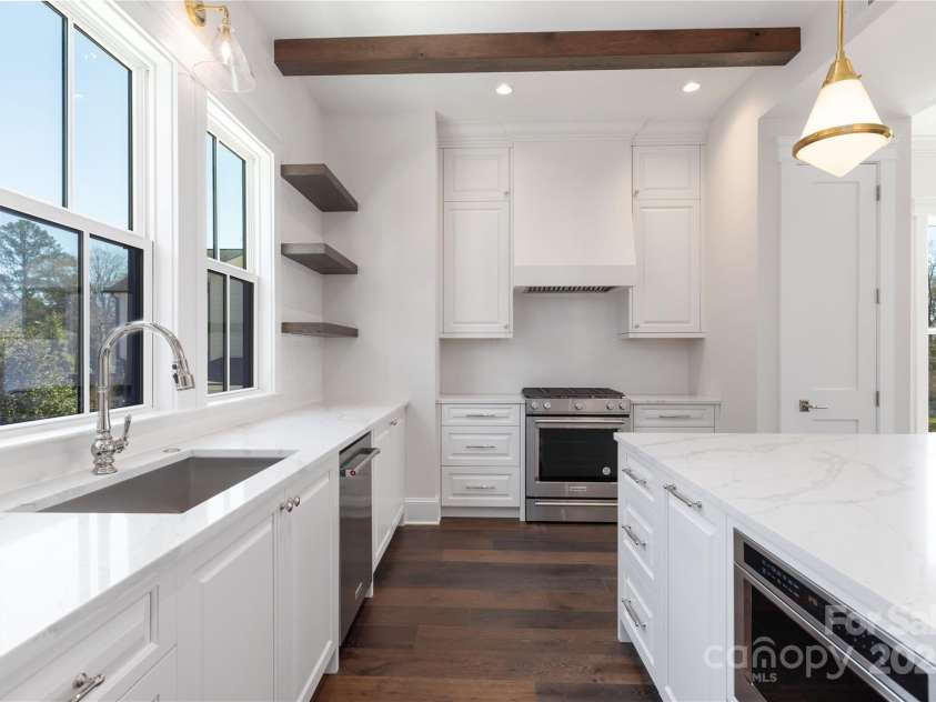 3115 Pinehurst Place, Charlotte, NC 28209.  MLS# CAR4233320, YatesRealty ID 7211. 