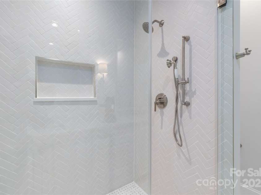 3115 Pinehurst Place, Charlotte, NC 28209.  MLS# CAR4233320, YatesRealty ID 7211. 