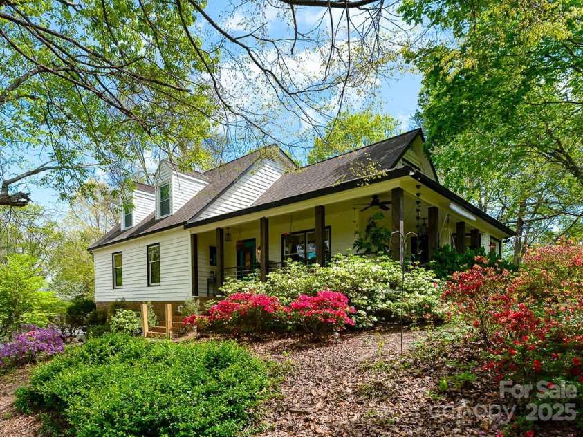 3707 Banyon Court, Concord, NC 28027.  MLS# CAR4239240, YatesRealty ID 7212. Fabulous outdoor living space on the 