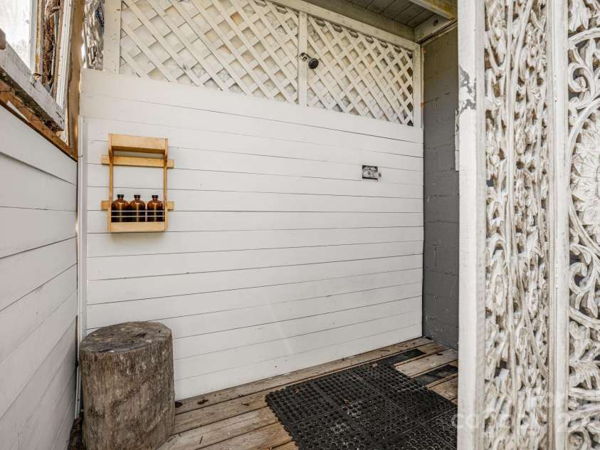 85 Woody Farm Road, Hot Springs, NC 28743.  MLS# CAR4248089, YatesRealty ID 7213. Outdoor shower