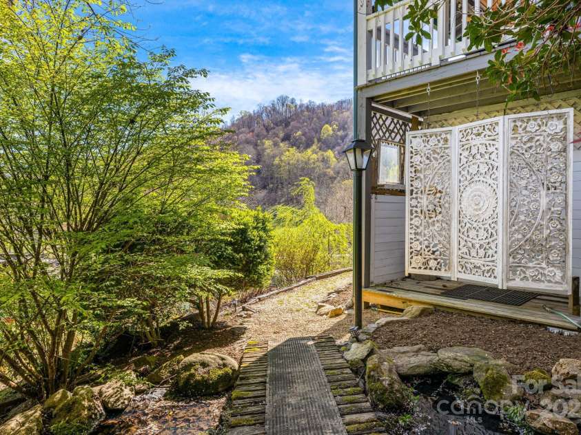 85 Woody Farm Road, Hot Springs, NC 28743.  MLS# CAR4248089, YatesRealty ID 7213. Outdoor shower with a view
