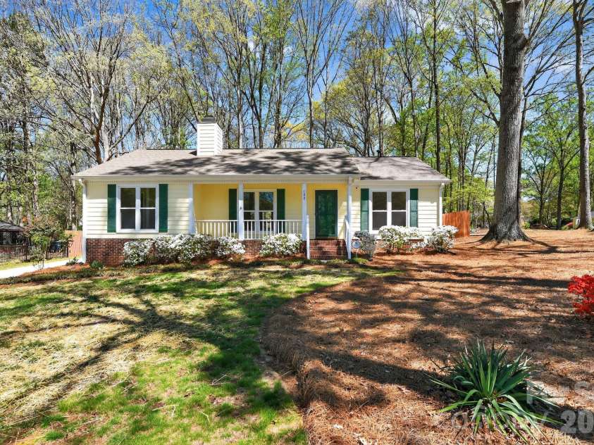 100 Steuben Drive, Huntersville, NC 28078.  MLS# CAR4363527, YatesRealty ID 7215. 