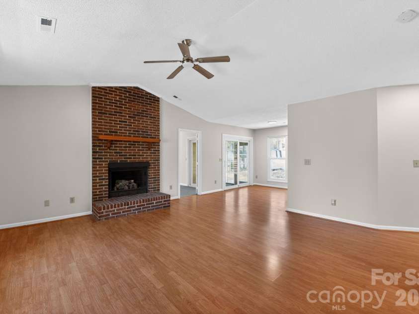 100 Steuben Drive, Huntersville, NC 28078.  MLS# CAR4363527, YatesRealty ID 7215. 