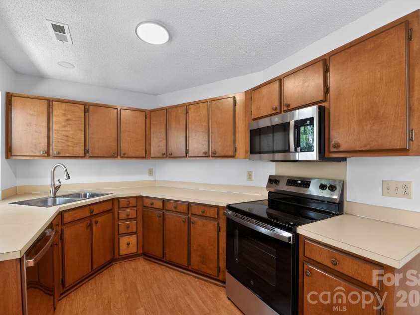 100 Steuben Drive, Huntersville, NC 28078.  MLS# CAR4363527, YatesRealty ID 7215. 