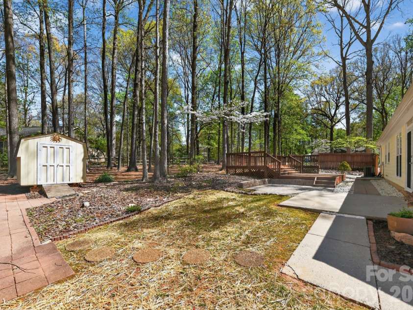 100 Steuben Drive, Huntersville, NC 28078.  MLS# CAR4363527, YatesRealty ID 7215. 