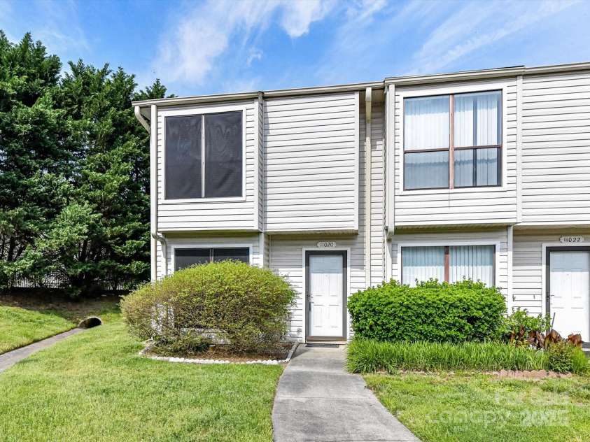 11020 Carmel Crossing Road, Charlotte, NC 28226.  MLS# CAR4224751, YatesRealty ID 7217. 