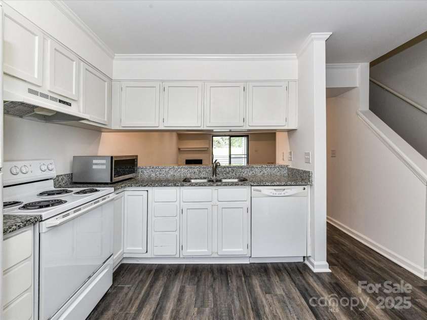 11020 Carmel Crossing Road, Charlotte, NC 28226.  MLS# CAR4224751, YatesRealty ID 7217. 