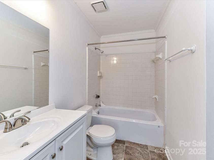 11020 Carmel Crossing Road, Charlotte, NC 28226.  MLS# CAR4224751, YatesRealty ID 7217. 