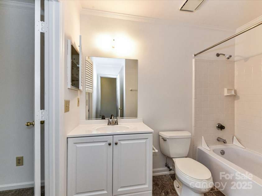 11020 Carmel Crossing Road, Charlotte, NC 28226.  MLS# CAR4224751, YatesRealty ID 7217. 