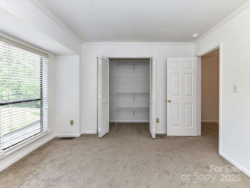 11020 Carmel Crossing Road, Charlotte, NC 28226.  MLS# CAR4224751, YatesRealty ID 7217. 