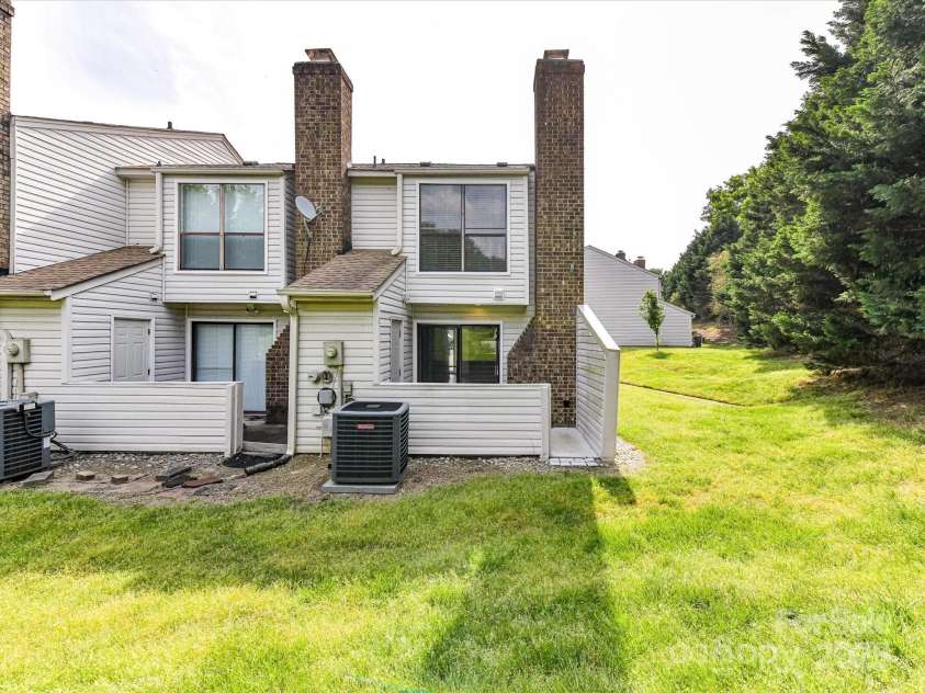 11020 Carmel Crossing Road, Charlotte, NC 28226.  MLS# CAR4224751, YatesRealty ID 7217. 