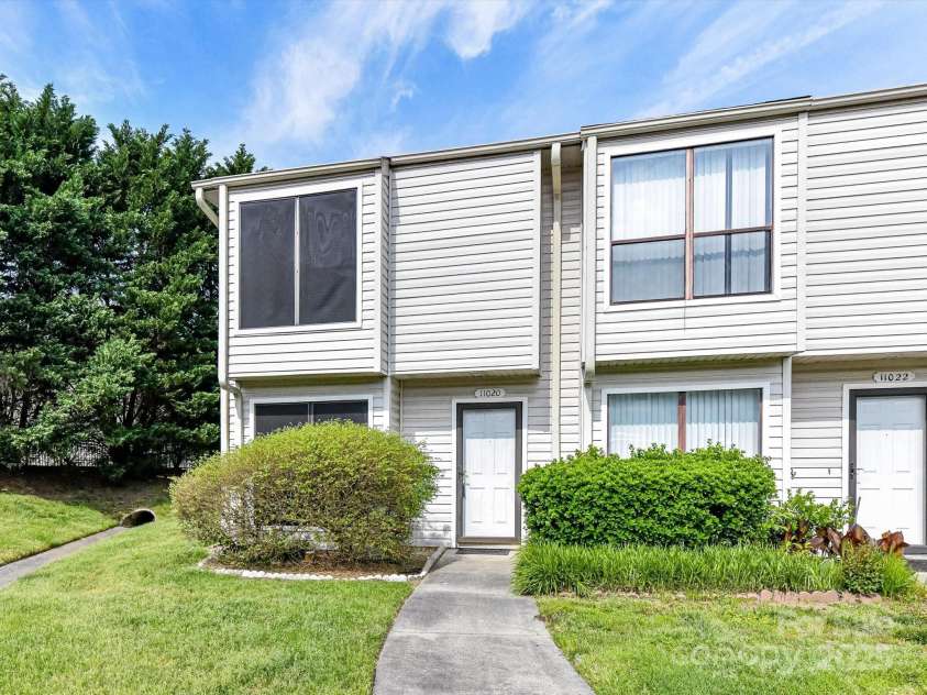 11020 Carmel Crossing Road, Charlotte, NC 28226.  MLS# CAR4328267, YatesRealty ID 7217. 