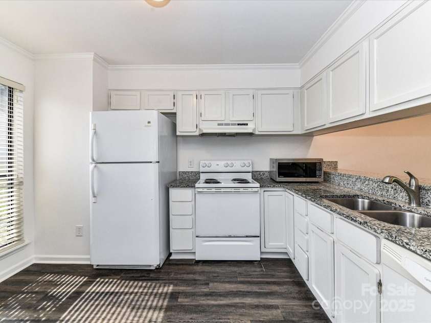 11020 Carmel Crossing Road, Charlotte, NC 28226.  MLS# CAR4328267, YatesRealty ID 7217. 