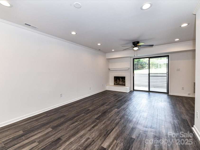 11020 Carmel Crossing Road, Charlotte, NC 28226.  MLS# CAR4328267, YatesRealty ID 7217. 