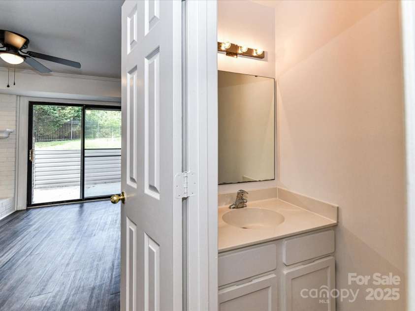 11020 Carmel Crossing Road, Charlotte, NC 28226.  MLS# CAR4328267, YatesRealty ID 7217. 