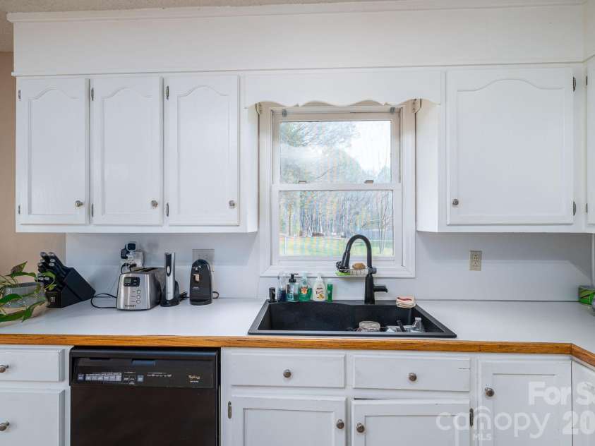 4503 Briarcreek Road, Maiden, NC 28650.  MLS# CAR4403337, YatesRealty ID 7217. Enjoy preparing meals in a functional kitchen with ample counter space and a layout designed for convenience.