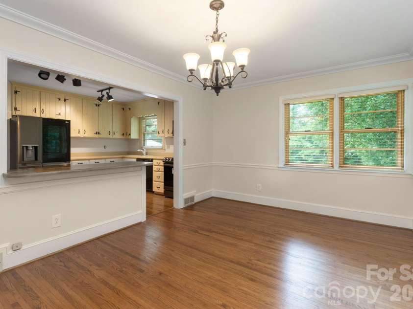 4215 Chelmsford Road, Charlotte, NC 28211.  MLS# CAR4363584, YatesRealty ID 7219. 