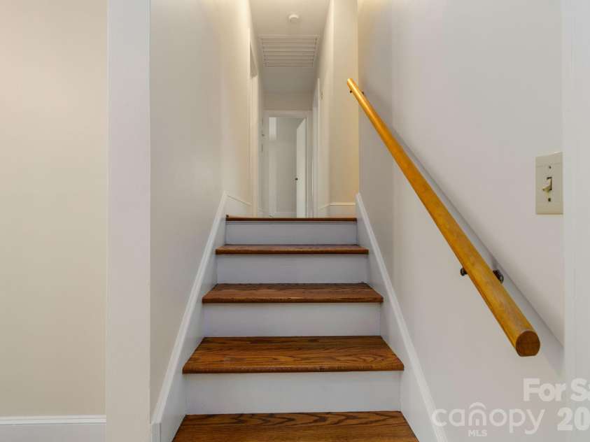 4215 Chelmsford Road, Charlotte, NC 28211.  MLS# CAR4363584, YatesRealty ID 7219. 