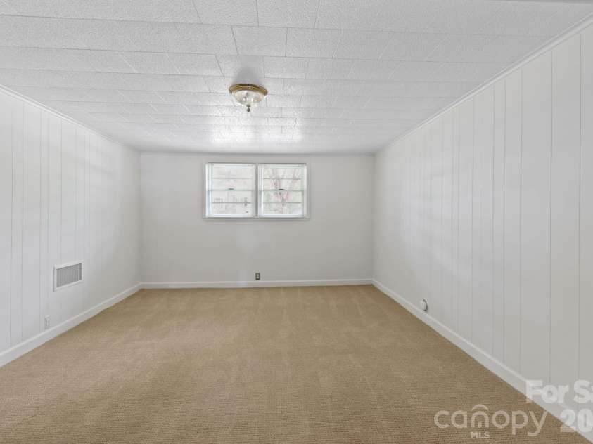 4215 Chelmsford Road, Charlotte, NC 28211.  MLS# CAR4363584, YatesRealty ID 7219. 