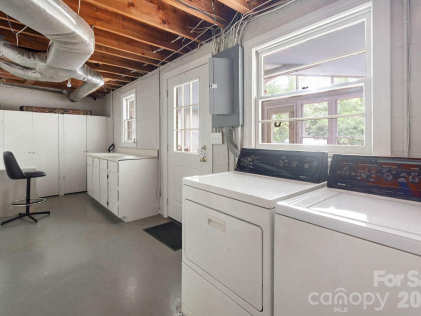 4215 Chelmsford Road, Charlotte, NC 28211.  MLS# CAR4363584, YatesRealty ID 7219. 