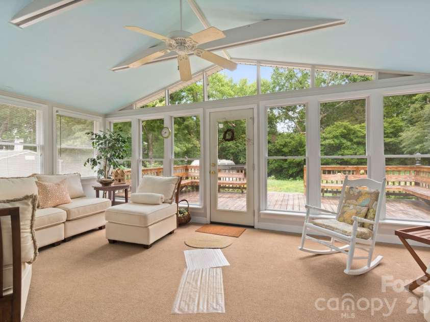 4215 Chelmsford Road, Charlotte, NC 28211.  MLS# CAR4363584, YatesRealty ID 7219. 