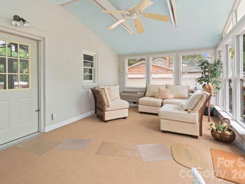 4215 Chelmsford Road, Charlotte, NC 28211.  MLS# CAR4363584, YatesRealty ID 7219. 