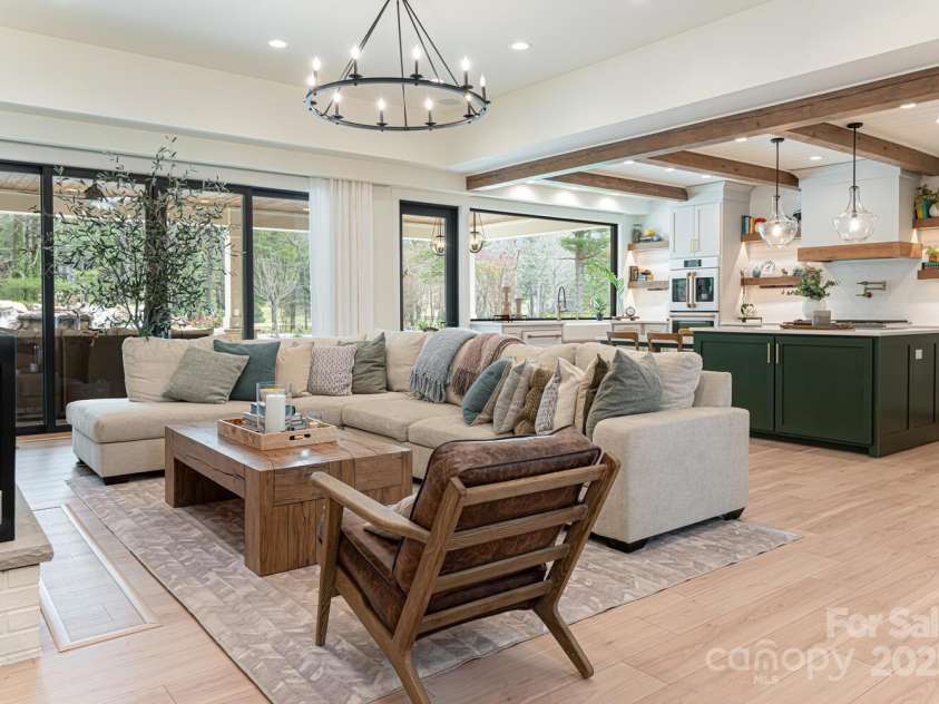 648 Shipman Parkway, Flat Rock, NC 28731.  MLS# CAR4248491, YatesRealty ID 7219. 