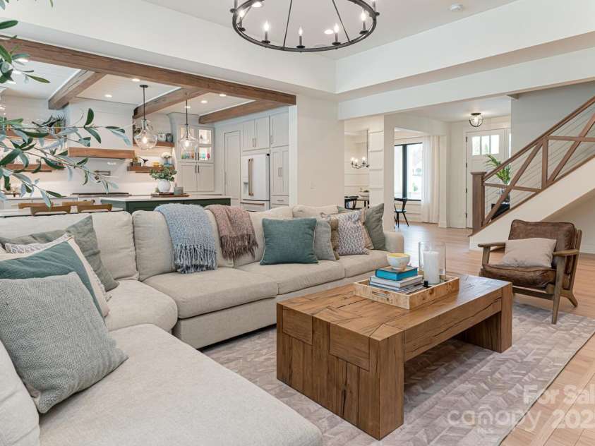 648 Shipman Parkway, Flat Rock, NC 28731.  MLS# CAR4248491, YatesRealty ID 7219. 