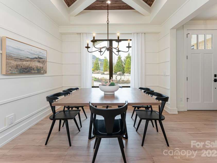 648 Shipman Parkway, Flat Rock, NC 28731.  MLS# CAR4248491, YatesRealty ID 7219. 