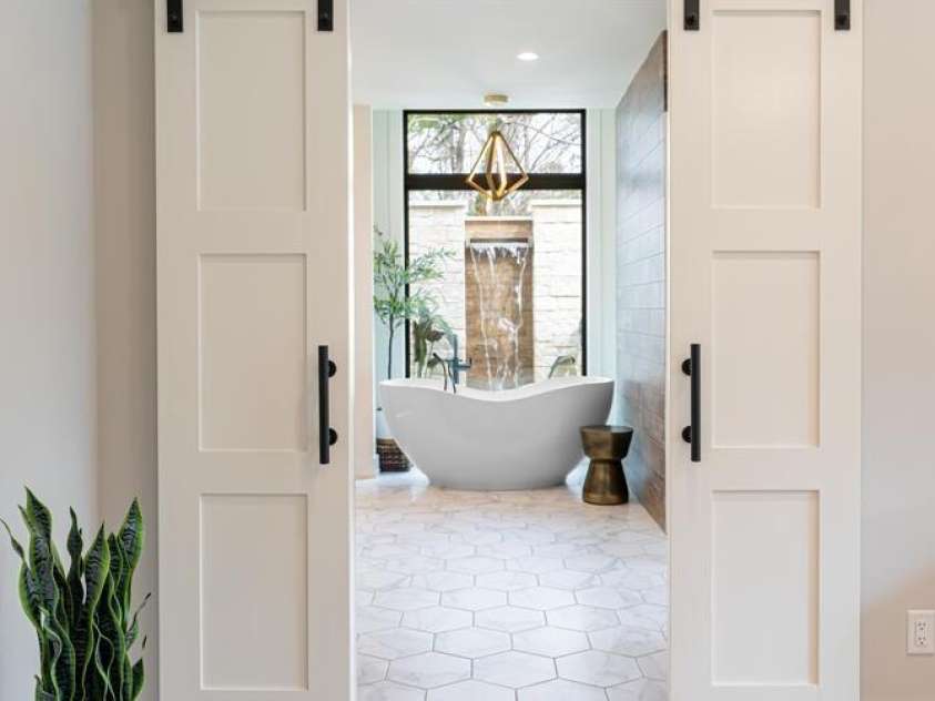 648 Shipman Parkway, Flat Rock, NC 28731.  MLS# CAR4248491, YatesRealty ID 7219. 