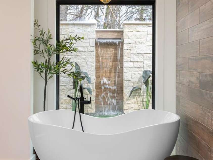 648 Shipman Parkway, Flat Rock, NC 28731.  MLS# CAR4248491, YatesRealty ID 7219. 