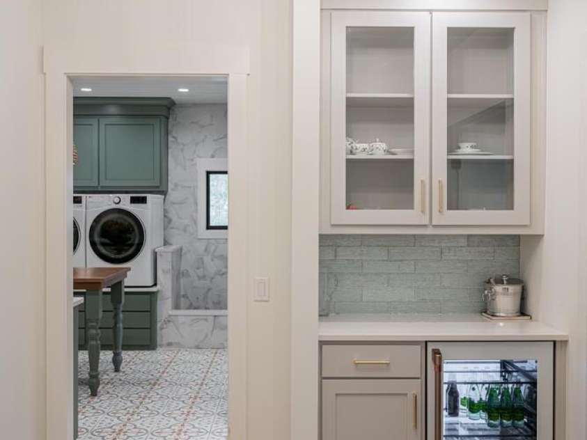 648 Shipman Parkway, Flat Rock, NC 28731.  MLS# CAR4248491, YatesRealty ID 7219. 