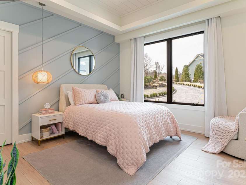 648 Shipman Parkway, Flat Rock, NC 28731.  MLS# CAR4248491, YatesRealty ID 7219. 