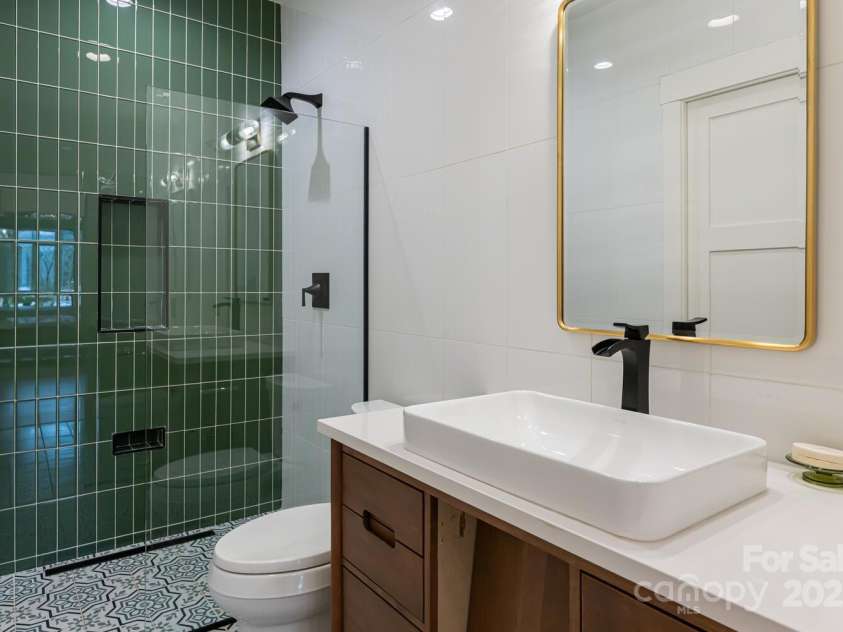 648 Shipman Parkway, Flat Rock, NC 28731.  MLS# CAR4248491, YatesRealty ID 7219. 