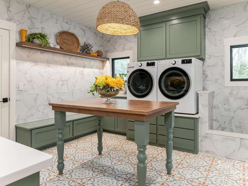 648 Shipman Parkway, Flat Rock, NC 28731.  MLS# CAR4248491, YatesRealty ID 7219. 