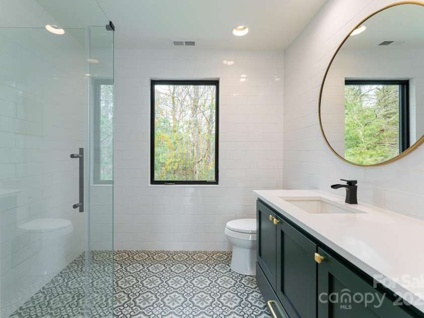 648 Shipman Parkway, Flat Rock, NC 28731.  MLS# CAR4248491, YatesRealty ID 7219. 