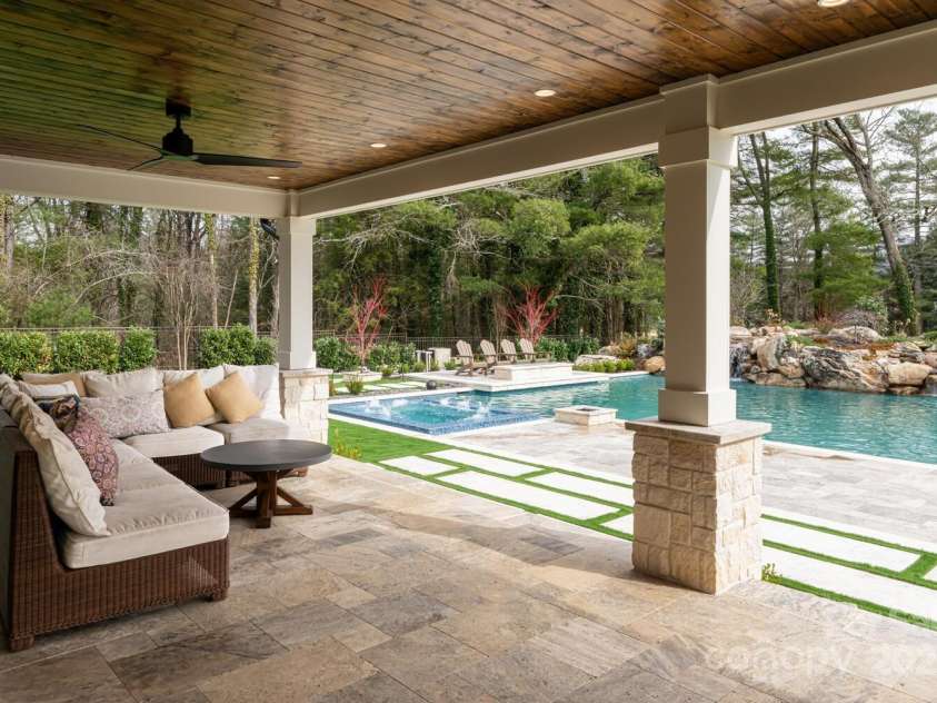 648 Shipman Parkway, Flat Rock, NC 28731.  MLS# CAR4248491, YatesRealty ID 7219. 