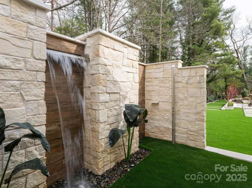 648 Shipman Parkway, Flat Rock, NC 28731.  MLS# CAR4248491, YatesRealty ID 7219. 