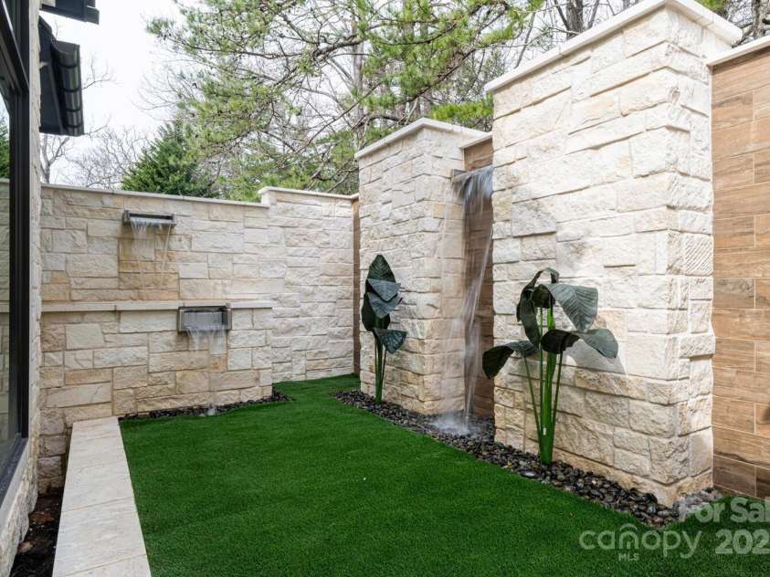 648 Shipman Parkway, Flat Rock, NC 28731.  MLS# CAR4248491, YatesRealty ID 7219. 