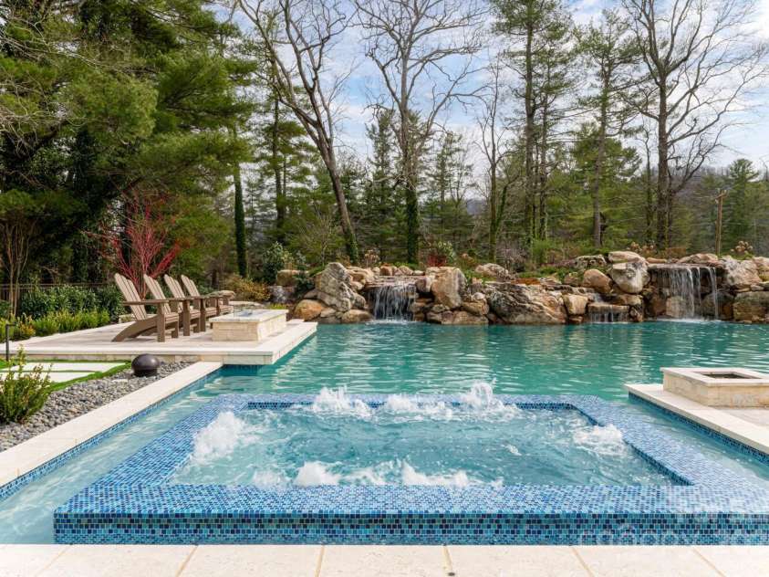 648 Shipman Parkway, Flat Rock, NC 28731.  MLS# CAR4248491, YatesRealty ID 7219. 