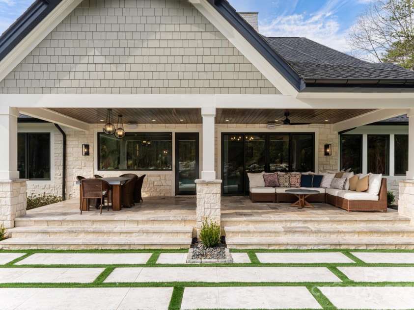 648 Shipman Parkway, Flat Rock, NC 28731.  MLS# CAR4248491, YatesRealty ID 7219. 