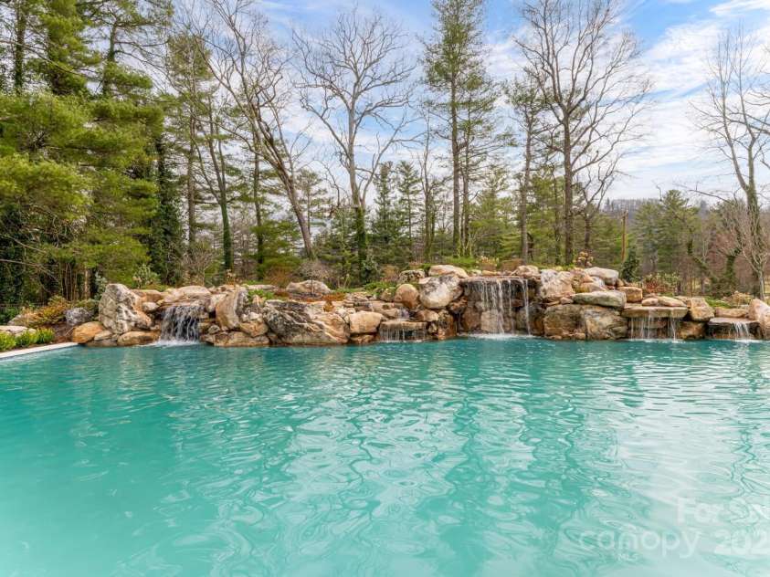 648 Shipman Parkway, Flat Rock, NC 28731.  MLS# CAR4248491, YatesRealty ID 7219. 