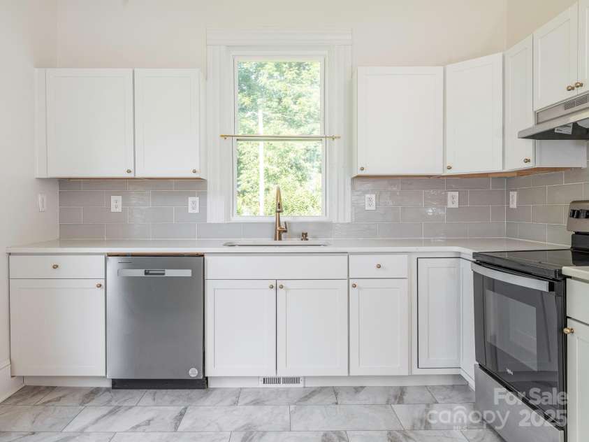 110 College Street, Marshville, NC 28103.  MLS# CAR4273371, YatesRealty ID 722. Kitchen