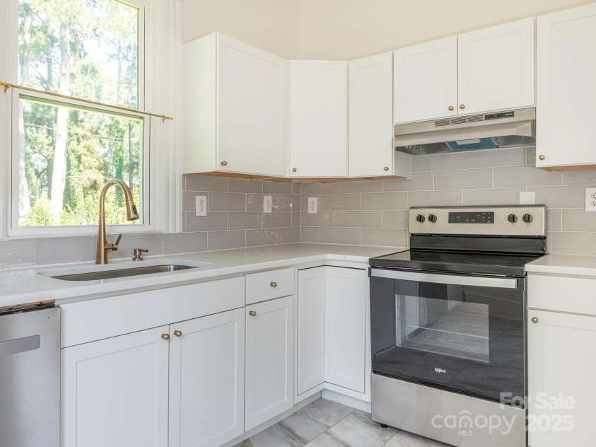 110 College Street, Marshville, NC 28103.  MLS# CAR4273371, YatesRealty ID 722. Kitchen